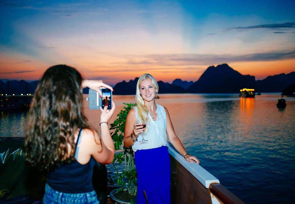 Cristina Diamond Cruise Otel Ha Long Oda fotoğraf