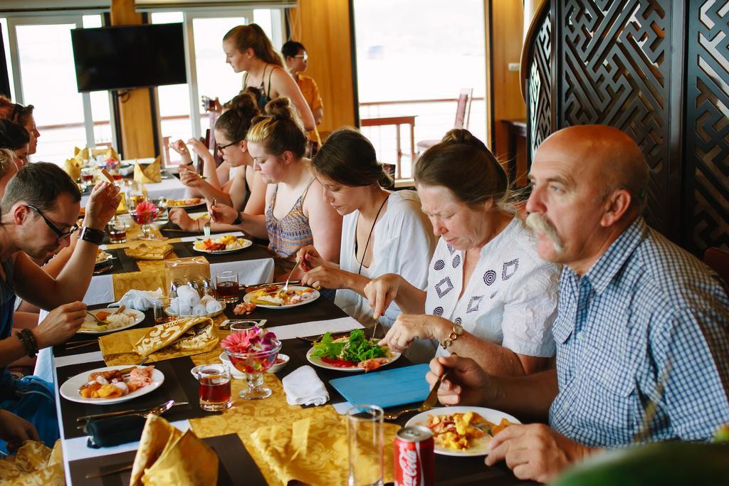 Cristina Diamond Cruise Otel Ha Long Oda fotoğraf