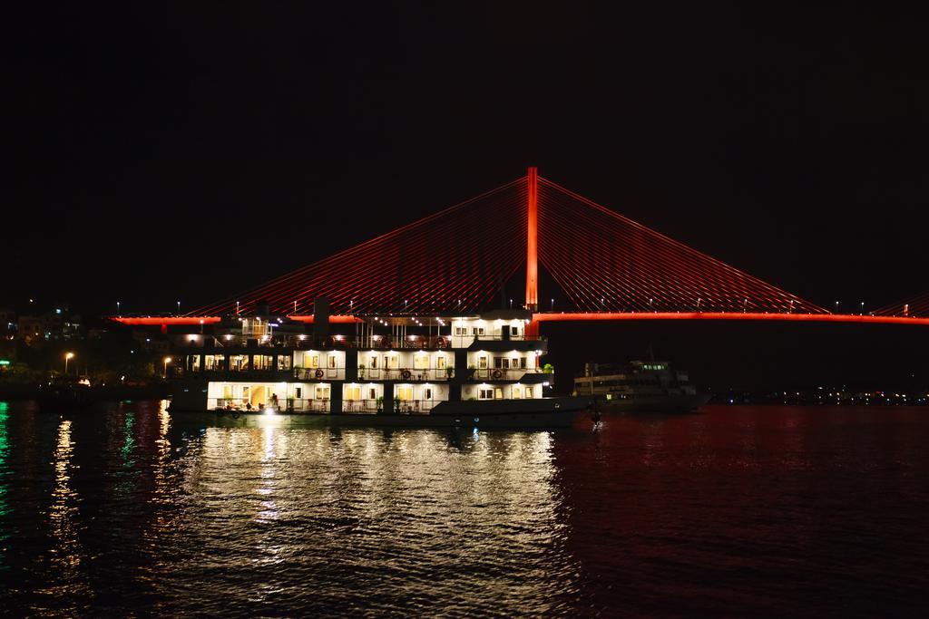 Cristina Diamond Cruise Otel Ha Long Oda fotoğraf